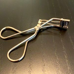 Shiseido eyelash curler